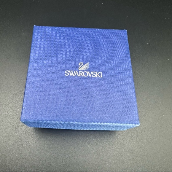 Swarovski Ladybird on Four-Leaf Clover Figurine – Retired 2016 – With Box - Picture 13 of 15